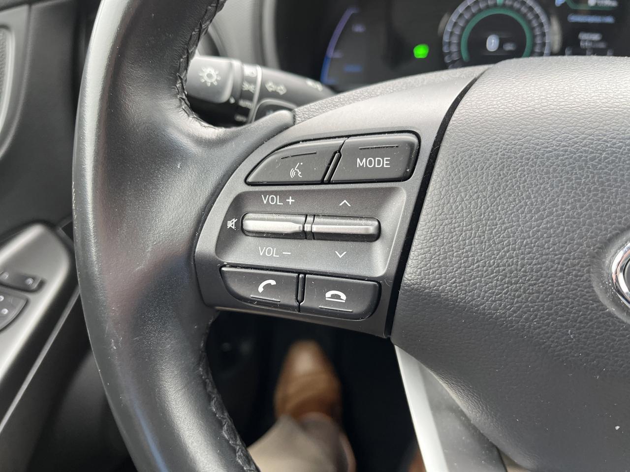 2021 Hyundai Kona Electric Limited FWD w/Sunroof HeatedLeatherSeats Saukville WI