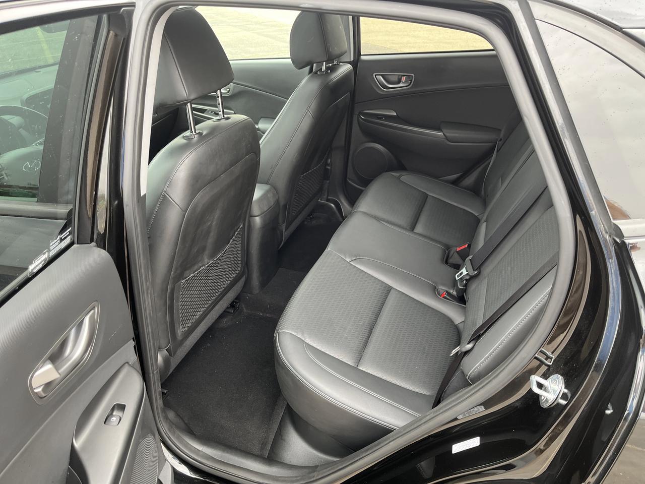 2021 Hyundai Kona Electric Limited FWD w/Sunroof HeatedLeatherSeats Saukville WI