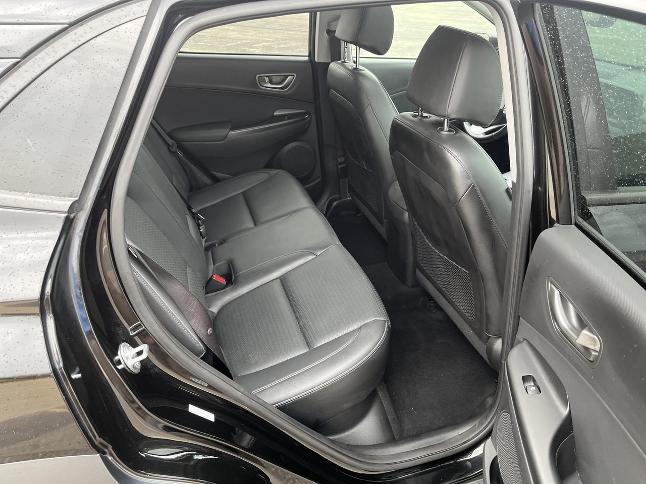 2021 Hyundai Kona Electric Limited FWD w/Sunroof HeatedLeatherSeats Saukville WI