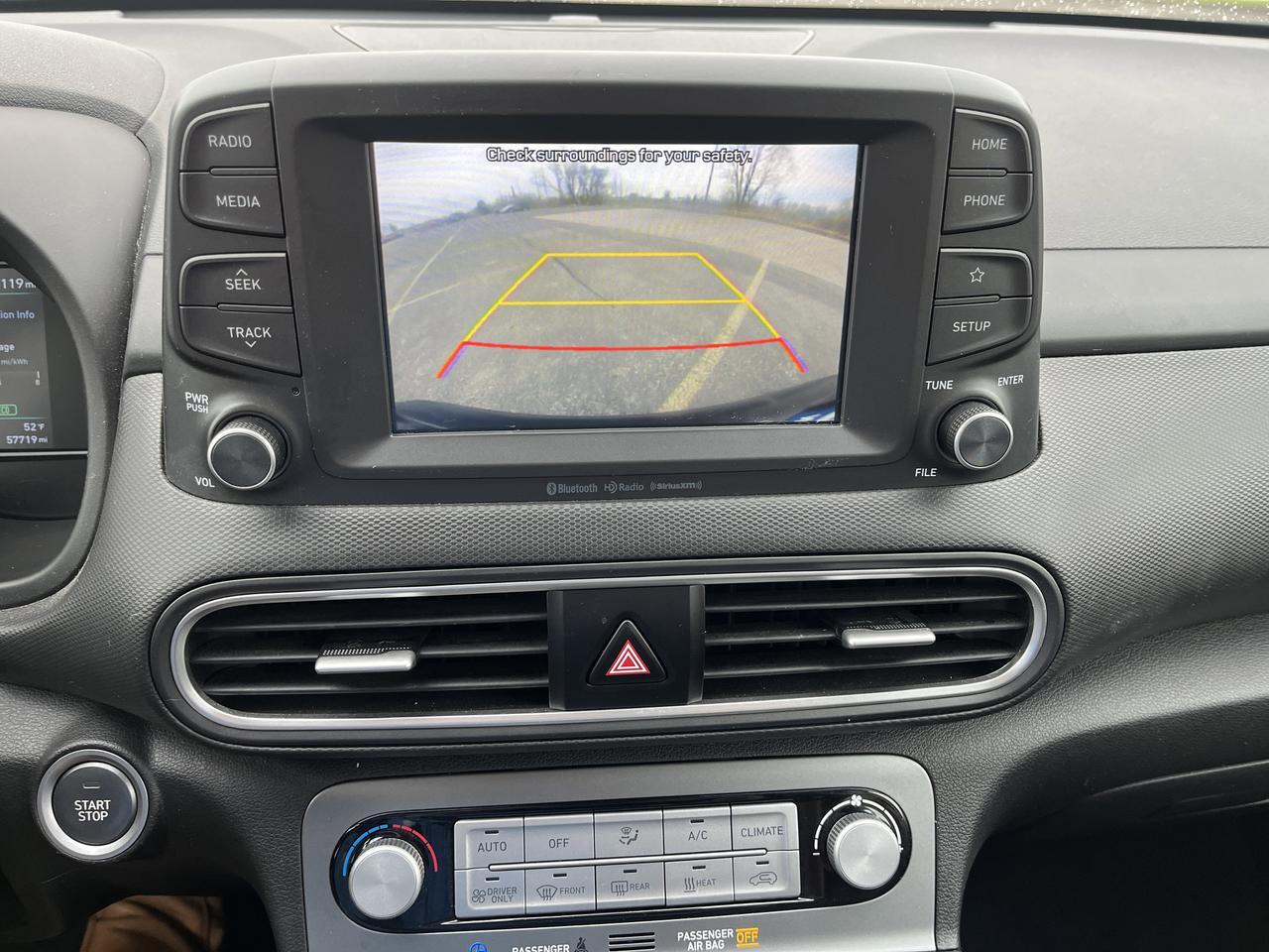 2021 Hyundai Kona Electric Limited FWD w/Sunroof HeatedLeatherSeats Saukville WI