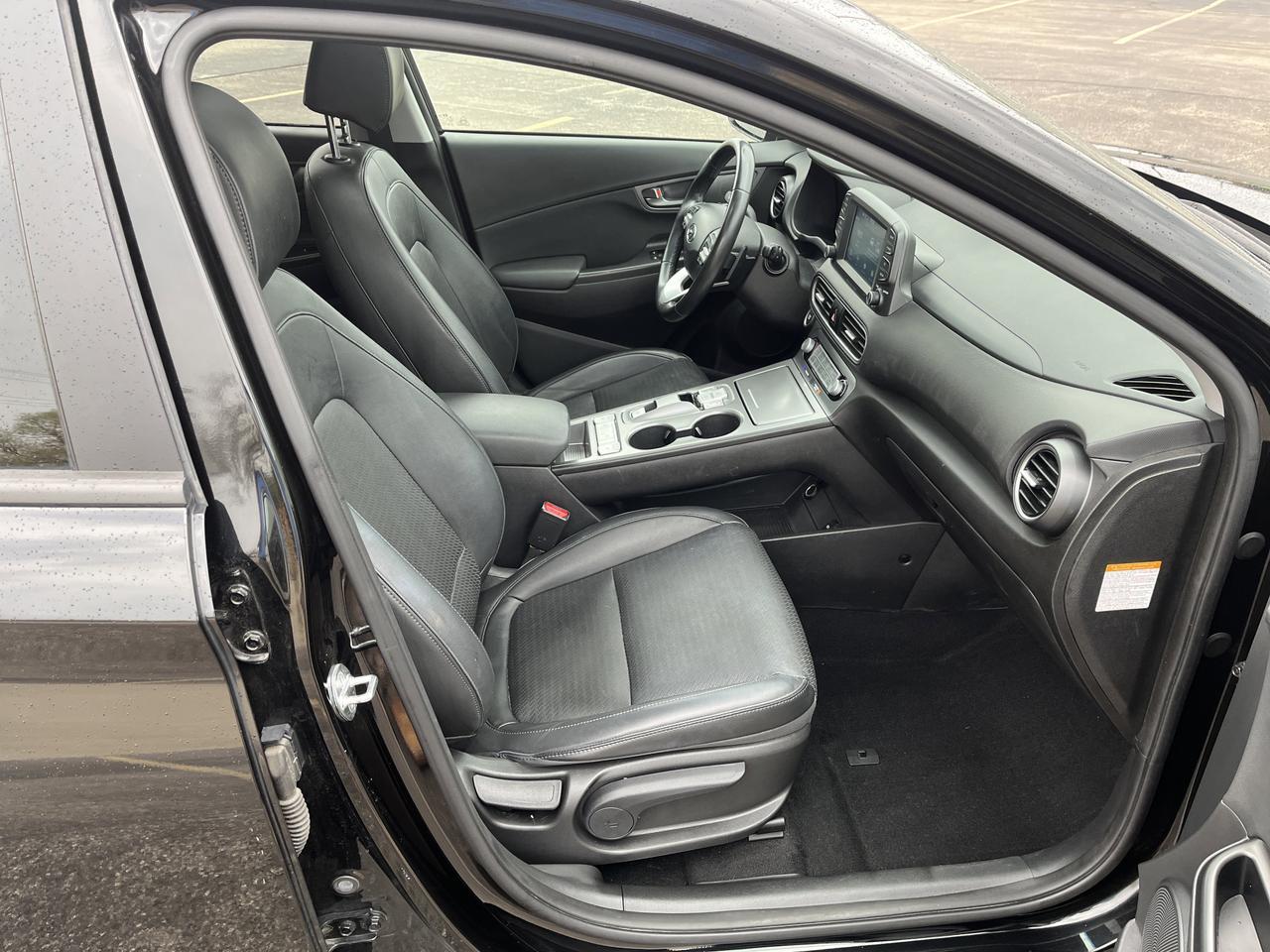 2021 Hyundai Kona Electric Limited FWD w/Sunroof HeatedLeatherSeats Saukville WI