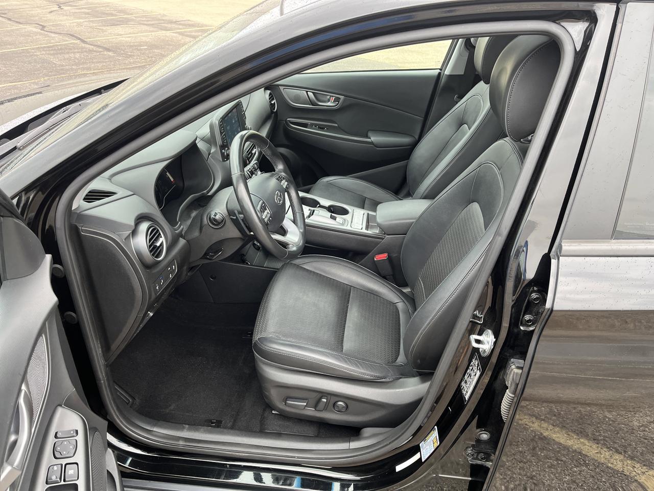 2021 Hyundai Kona Electric Limited FWD w/Sunroof HeatedLeatherSeats Saukville WI