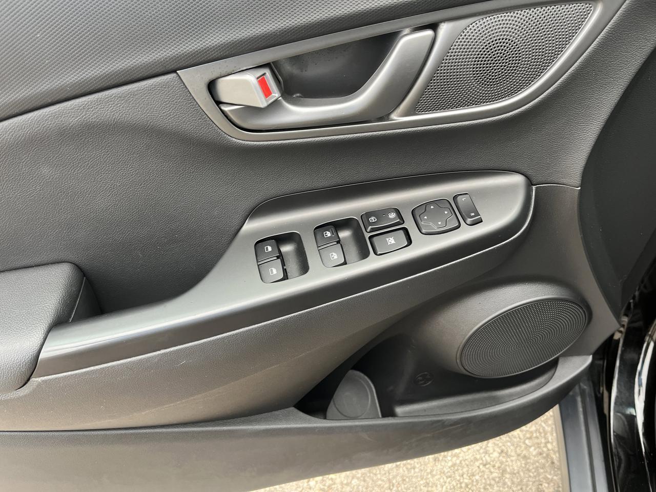 2021 Hyundai Kona Electric Limited FWD w/Sunroof HeatedLeatherSeats Saukville WI