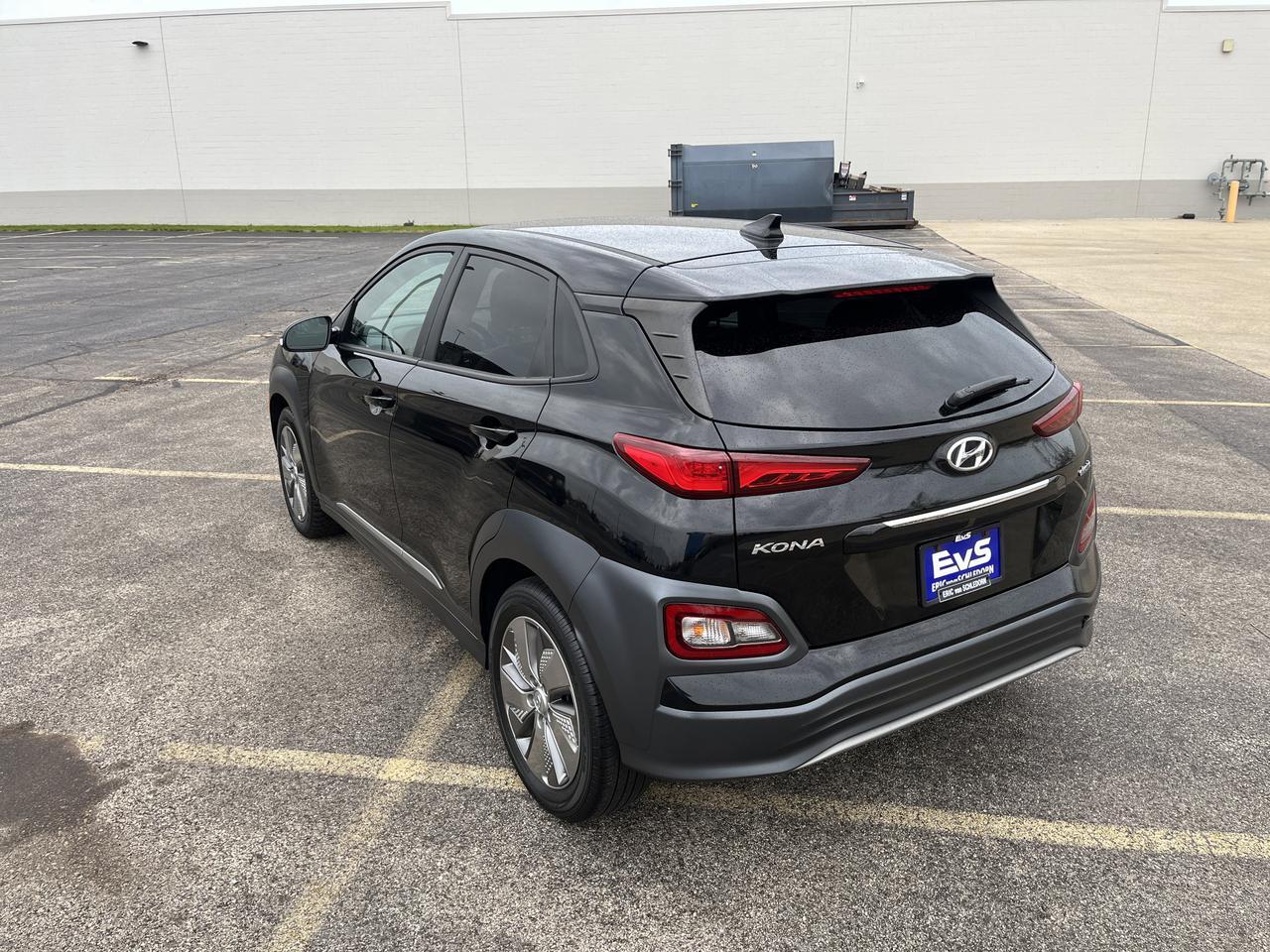 2021 Hyundai Kona Electric Limited FWD w/Sunroof HeatedLeatherSeats Saukville WI
