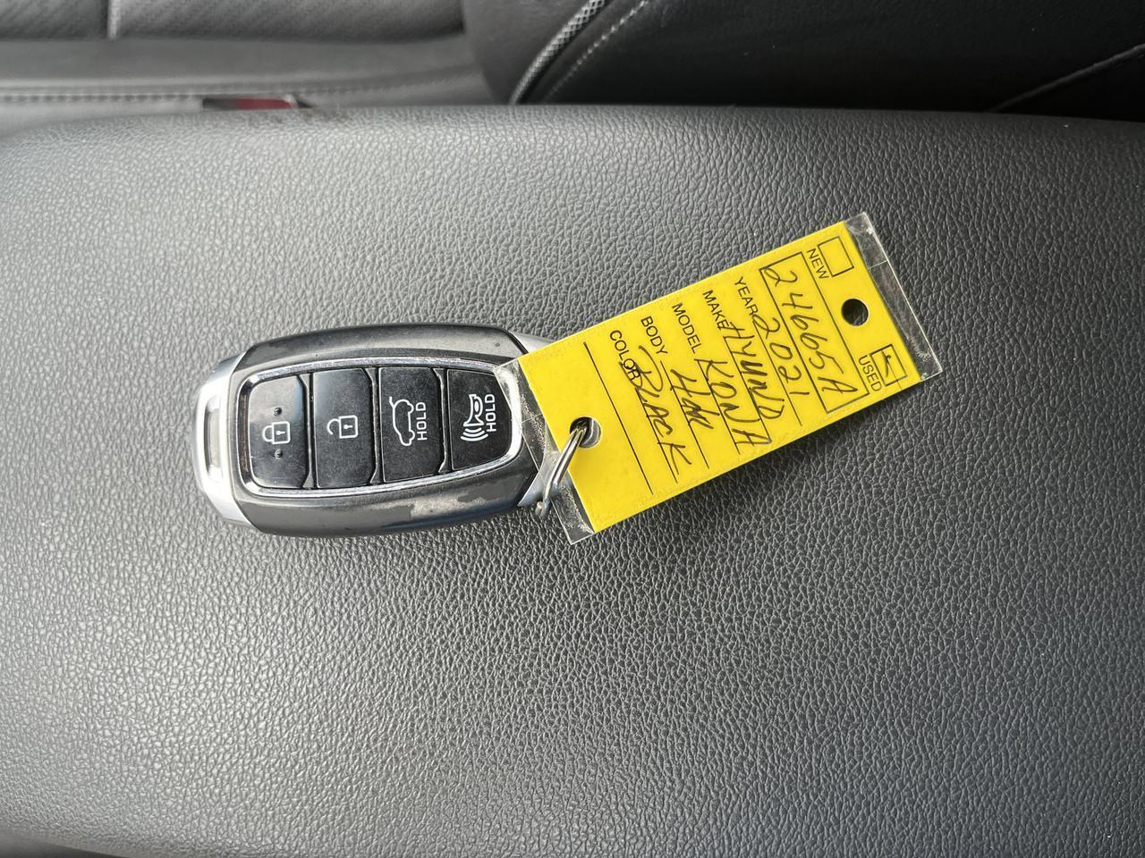 2021 Hyundai Kona Electric Limited FWD w/Sunroof HeatedLeatherSeats Saukville WI