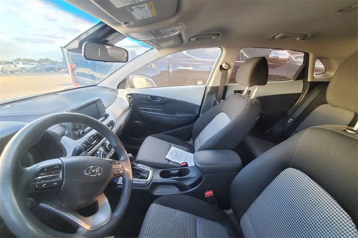 2021 Hyundai Kona SE  TX