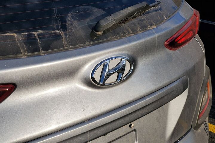 2021 Hyundai Kona SE  TX