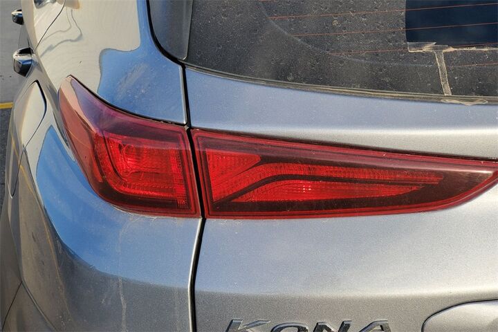 2021 Hyundai Kona SE  TX