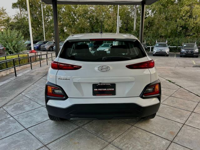 2021 Hyundai Kona SE 70,272 mi.