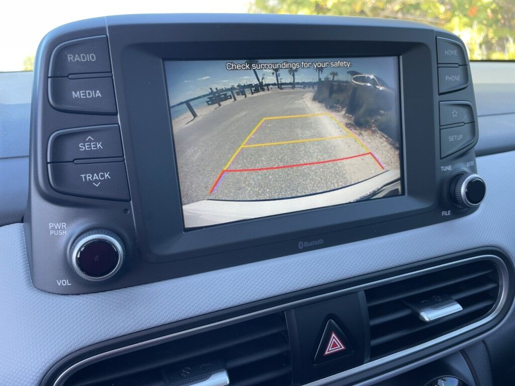 2021 Hyundai Kona SE~1 OWNER~CLEAN CARFAX~LANE KEEP ASSIST~APPLE CAR PLAY~ONLINE F Sarasota FL