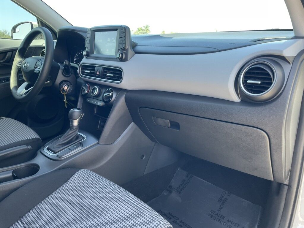 2021 Hyundai Kona SE~1 OWNER~CLEAN CARFAX~LANE KEEP ASSIST~APPLE CAR PLAY~ONLINE F Sarasota FL