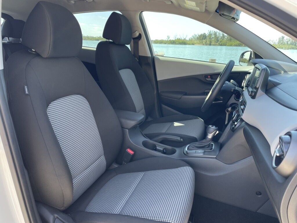 2021 Hyundai Kona SE~1 OWNER~CLEAN CARFAX~LANE KEEP ASSIST~APPLE CAR PLAY~ONLINE F Sarasota FL