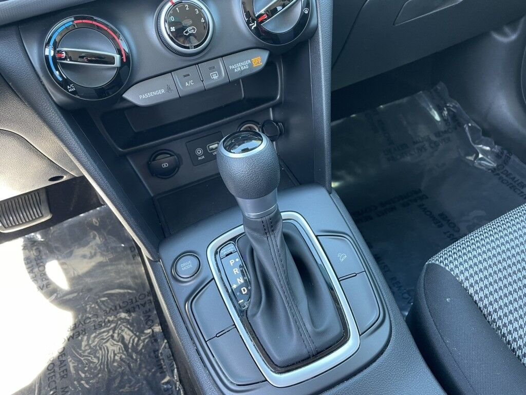 2021 Hyundai Kona SE~1 OWNER~CLEAN CARFAX~LANE KEEP ASSIST~APPLE CAR PLAY~ONLINE F Sarasota FL