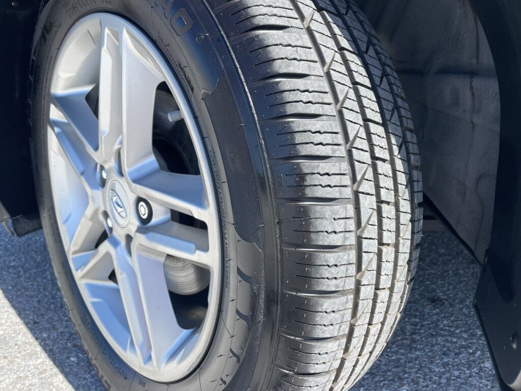 2021 Hyundai Kona SE~1 OWNER~CLEAN CARFAX~LANE KEEP ASSIST~APPLE CAR PLAY~ONLINE F Sarasota FL