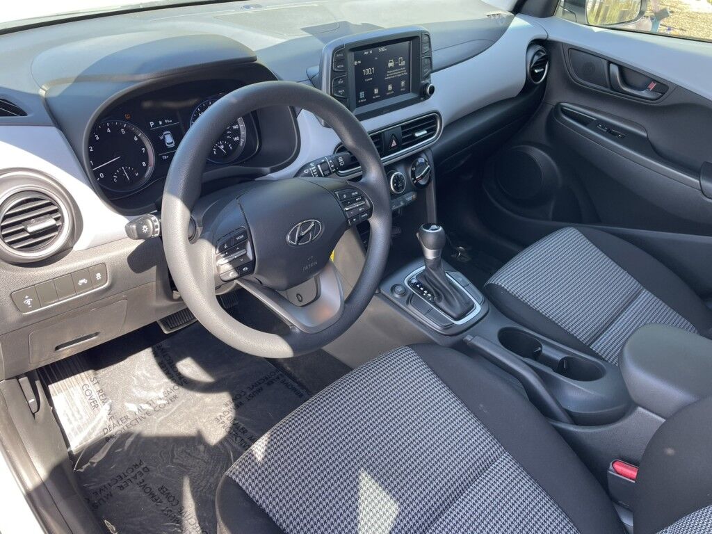 2021 Hyundai Kona SE~1 OWNER~CLEAN CARFAX~LANE KEEP ASSIST~APPLE CAR PLAY~ONLINE F Sarasota FL