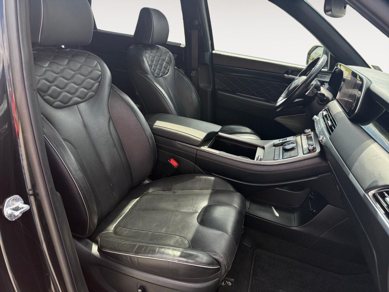 2021 Hyundai Palisade Calligraphy, SUNROOF, HEATED FRONT AND BACK SEATS, 3RD ROW, APPLE CARPLAY, 360 CAMERA, BLIND SPOT ALERT, DRIVE THIS HYUNDAI HOME TODAY! Norfolk VA