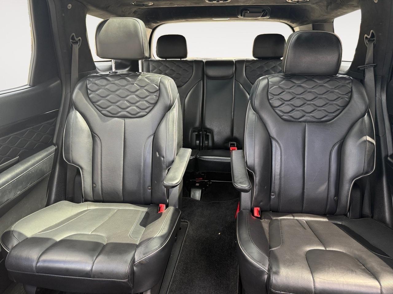 2021 Hyundai Palisade Calligraphy, SUNROOF, HEATED FRONT AND BACK SEATS, 3RD ROW, APPLE CARPLAY, 360 CAMERA, BLIND SPOT ALERT, DRIVE THIS HYUNDAI HOME TODAY! Norfolk VA