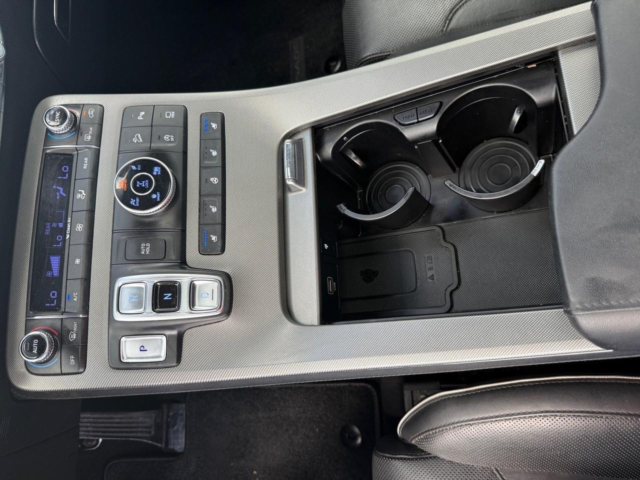 2021 Hyundai Palisade Calligraphy, SUNROOF, HEATED FRONT AND BACK SEATS, 3RD ROW, APPLE CARPLAY, 360 CAMERA, BLIND SPOT ALERT, DRIVE THIS HYUNDAI HOME TODAY! Norfolk VA