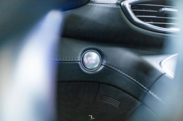 2021 Hyundai Santa Fe Hybrid AWD Preferred Leather Roof BCam Red Deer AB