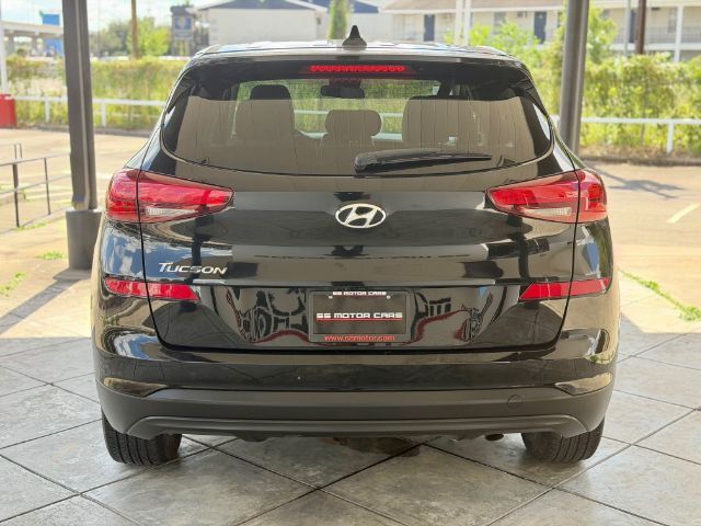 2021 Hyundai Tucson SE 33,250 mi.