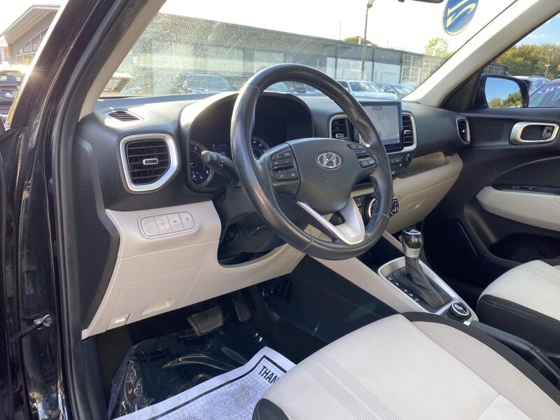 2021 Hyundai Venue SEL Bristol  PA