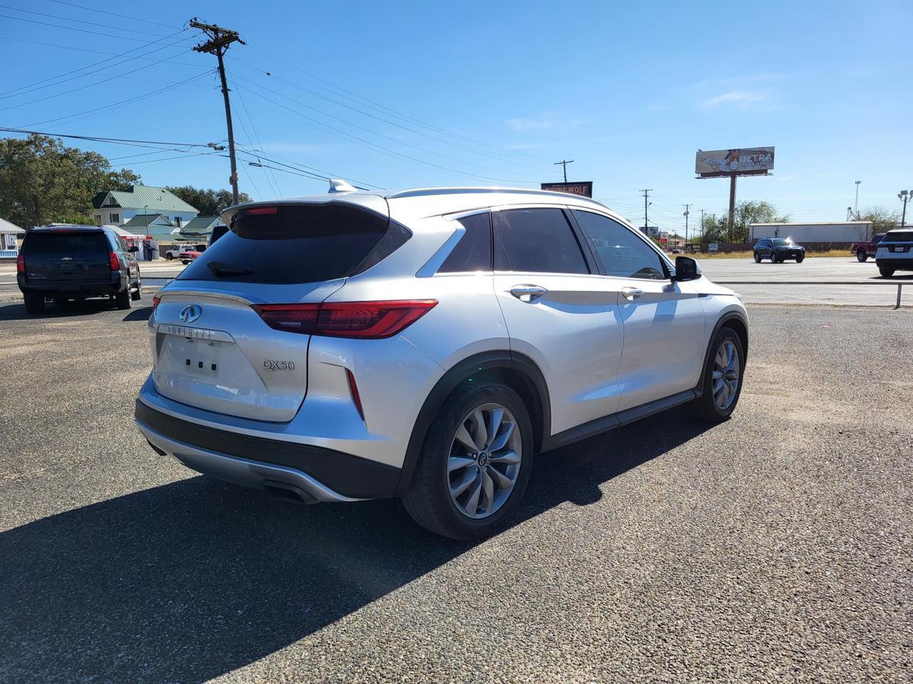 2021 INFINITI QX50 LUXE
