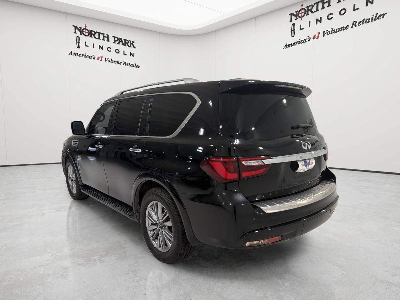 2021 INFINITI QX80 LUXE