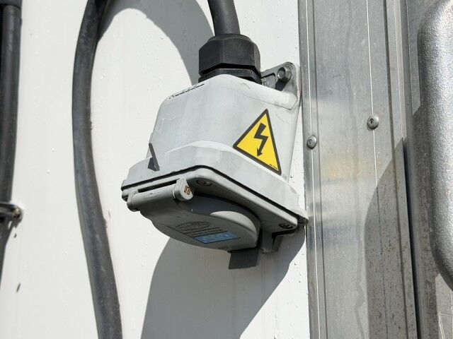 2021 Isuzu NRR 16' Refrigerated Truck with 2,500 lbs. Lift Gate Homestead FL