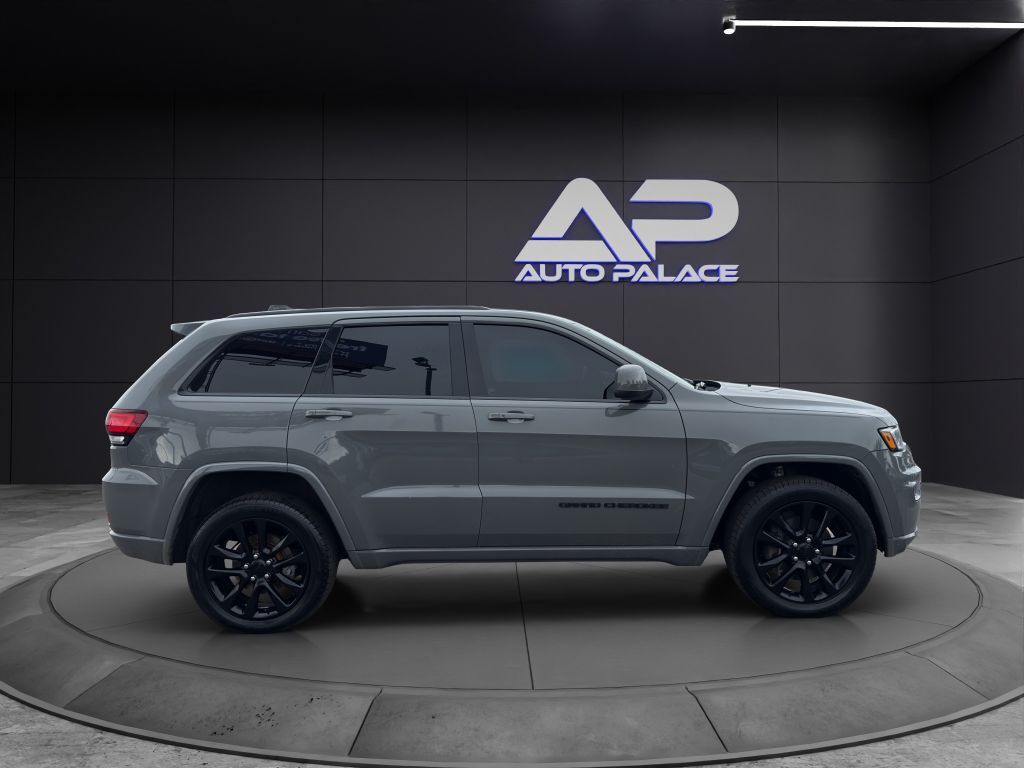 2021 JEEP GRAND CHEROKEE LAREDO KBB VALUE 24K Columbus OH