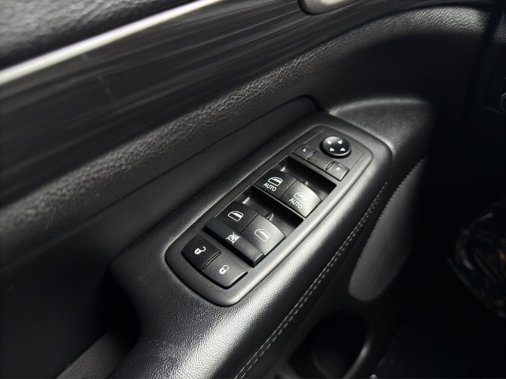 2021 JEEP GRAND CHEROKEE LAREDO KBB VALUE 24K Columbus OH