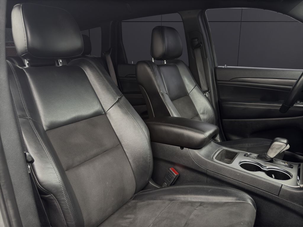 2021 JEEP GRAND CHEROKEE LAREDO KBB VALUE 24K Columbus OH