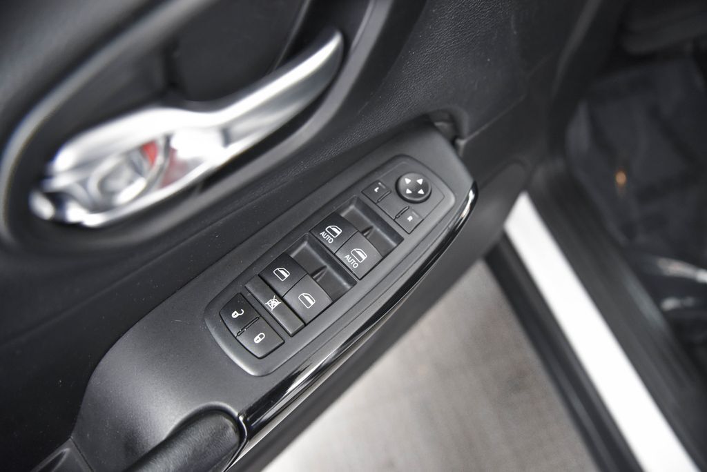 2021 Jeep Cherokee Altitude Akron OH