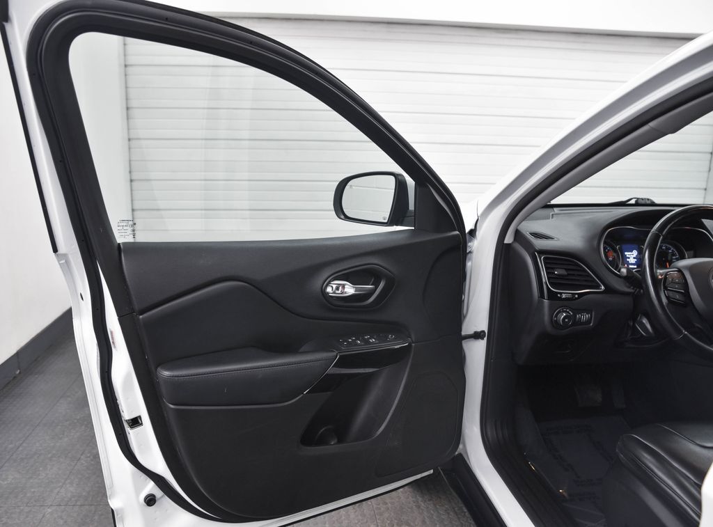 2021 Jeep Cherokee Altitude Akron OH