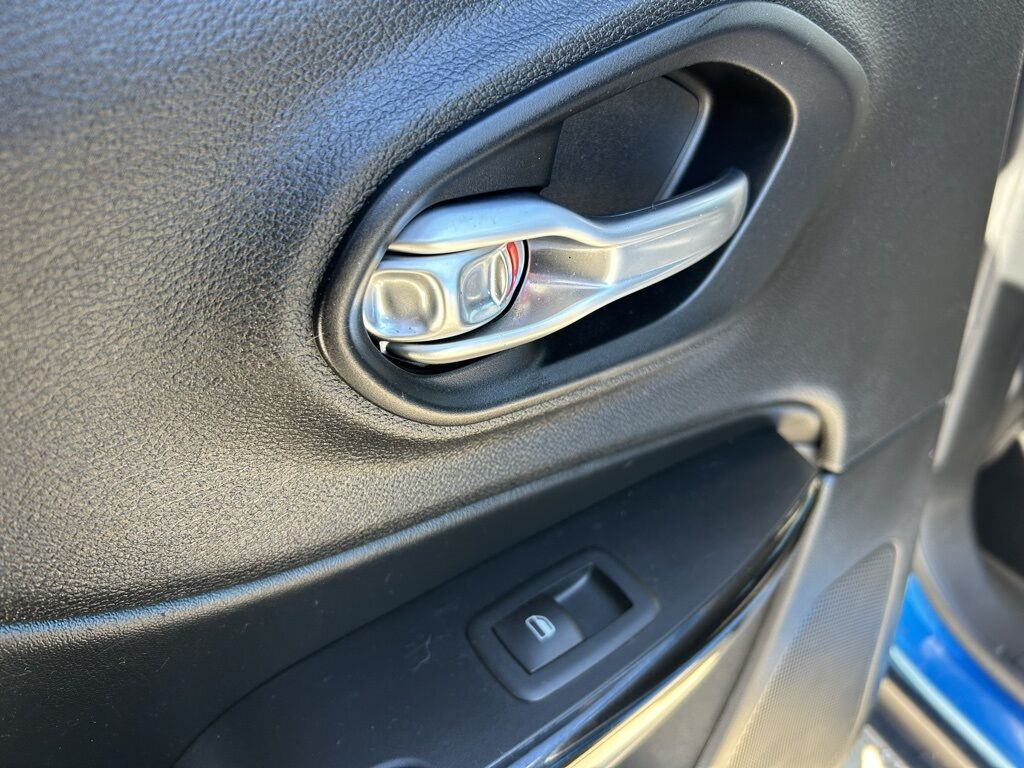 2021 Jeep Cherokee Altitude Crestwood KY