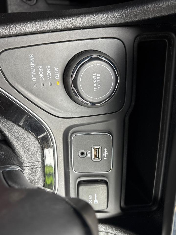 2021 Jeep Cherokee Altitude Owego NY