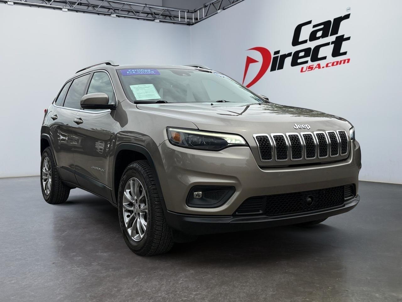 2021 Jeep Cherokee Latitude Lux, AUTO START/STOP, LANE KEEP ASSIST, BLIND SPOT ALERT, POWER LIFTGATE, ROOF RACKS, APPLE CARPLAY/ANDROID AUTO, BACKUP CAMERA, HEATED STEERING WHEEL & SEATS, LOW MILES, ONLY 1 OWNER, CLEAN CARFAX, THIS JEEP IS READY FOR IT'S NEW OWNER