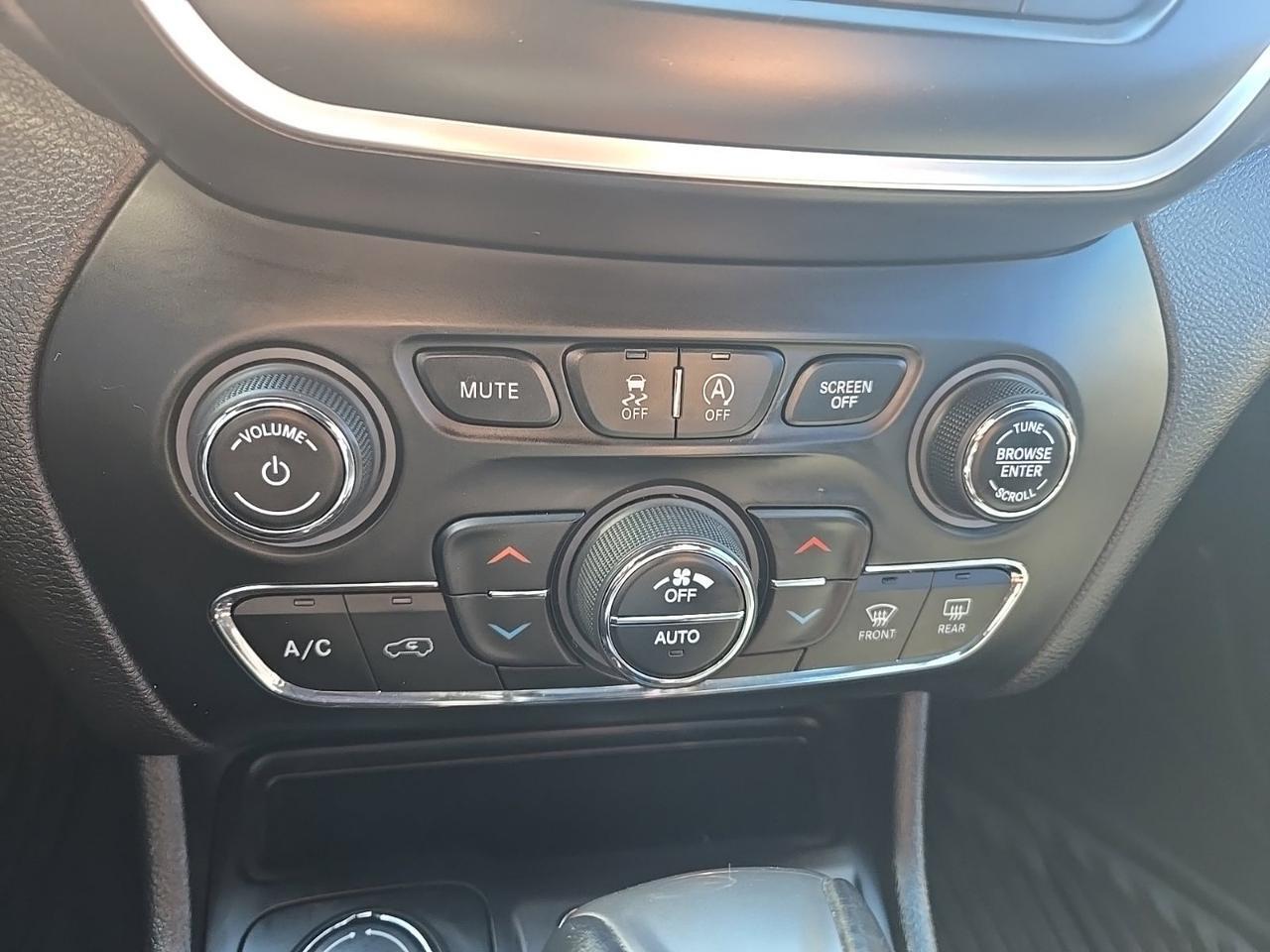 2021 Jeep Cherokee Latitude Lux West Burlington IA