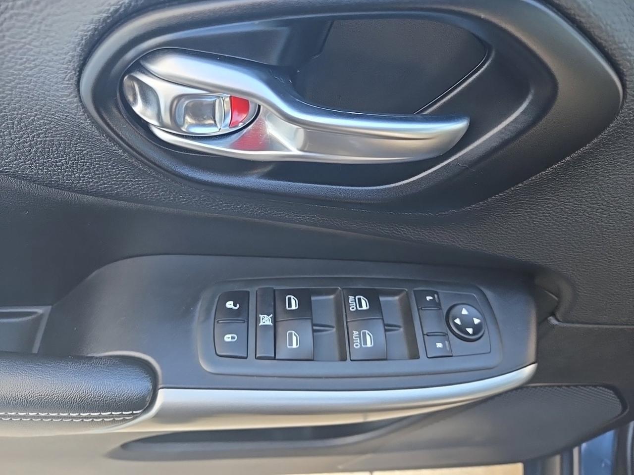2021 Jeep Cherokee Latitude Lux West Burlington IA