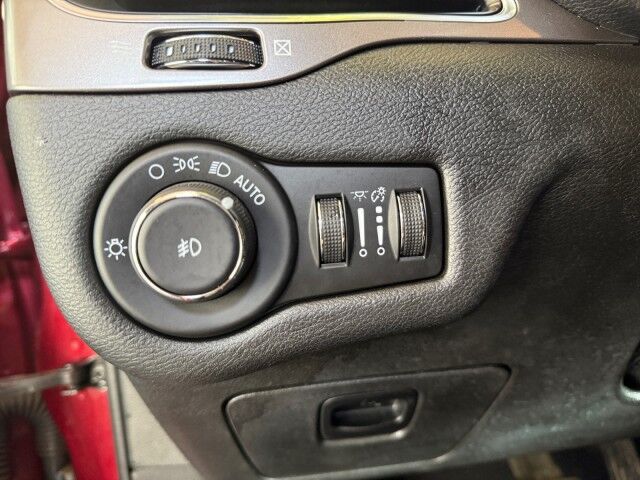 2021 Jeep Cherokee Latitude Plus  TX