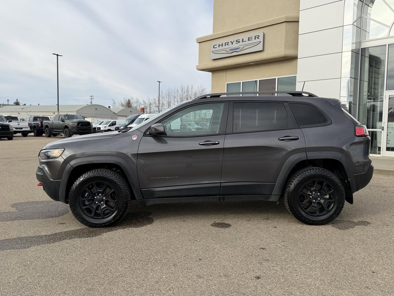 2021 Jeep Cherokee Trailhawk 4x4 | V6 | Remote Start | Backup Camera | Heated Seats Redwater AB
