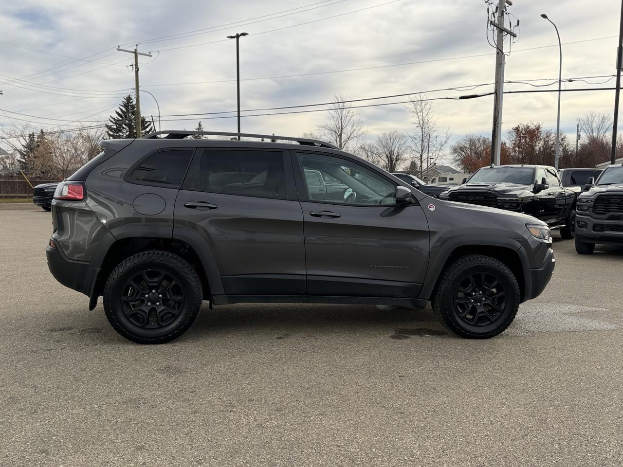 2021 Jeep Cherokee Trailhawk 4x4 | V6 | Remote Start | Backup Camera | Heated Seats Redwater AB