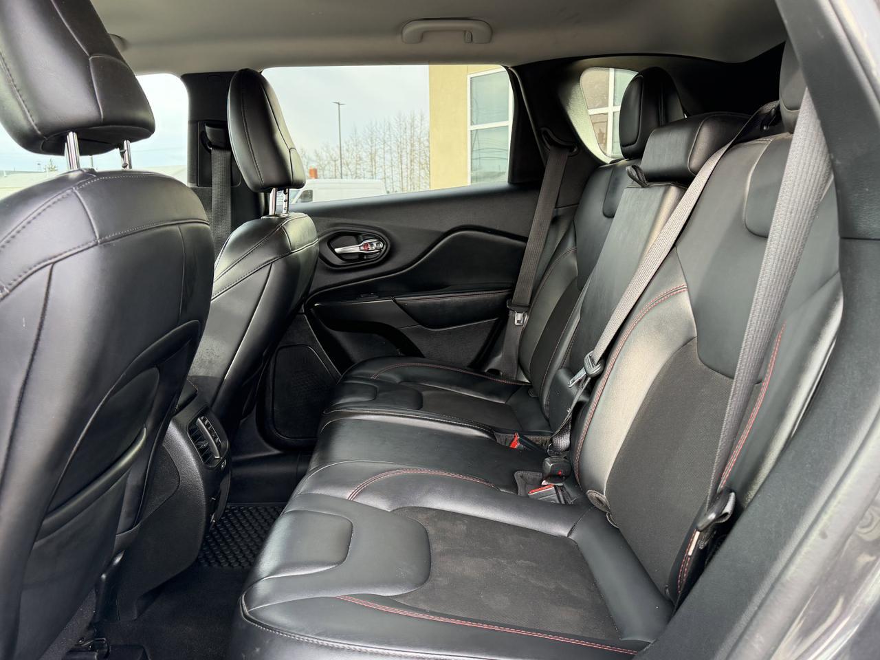 2021 Jeep Cherokee Trailhawk 4x4 | V6 | Remote Start | Backup Camera | Heated Seats Redwater AB