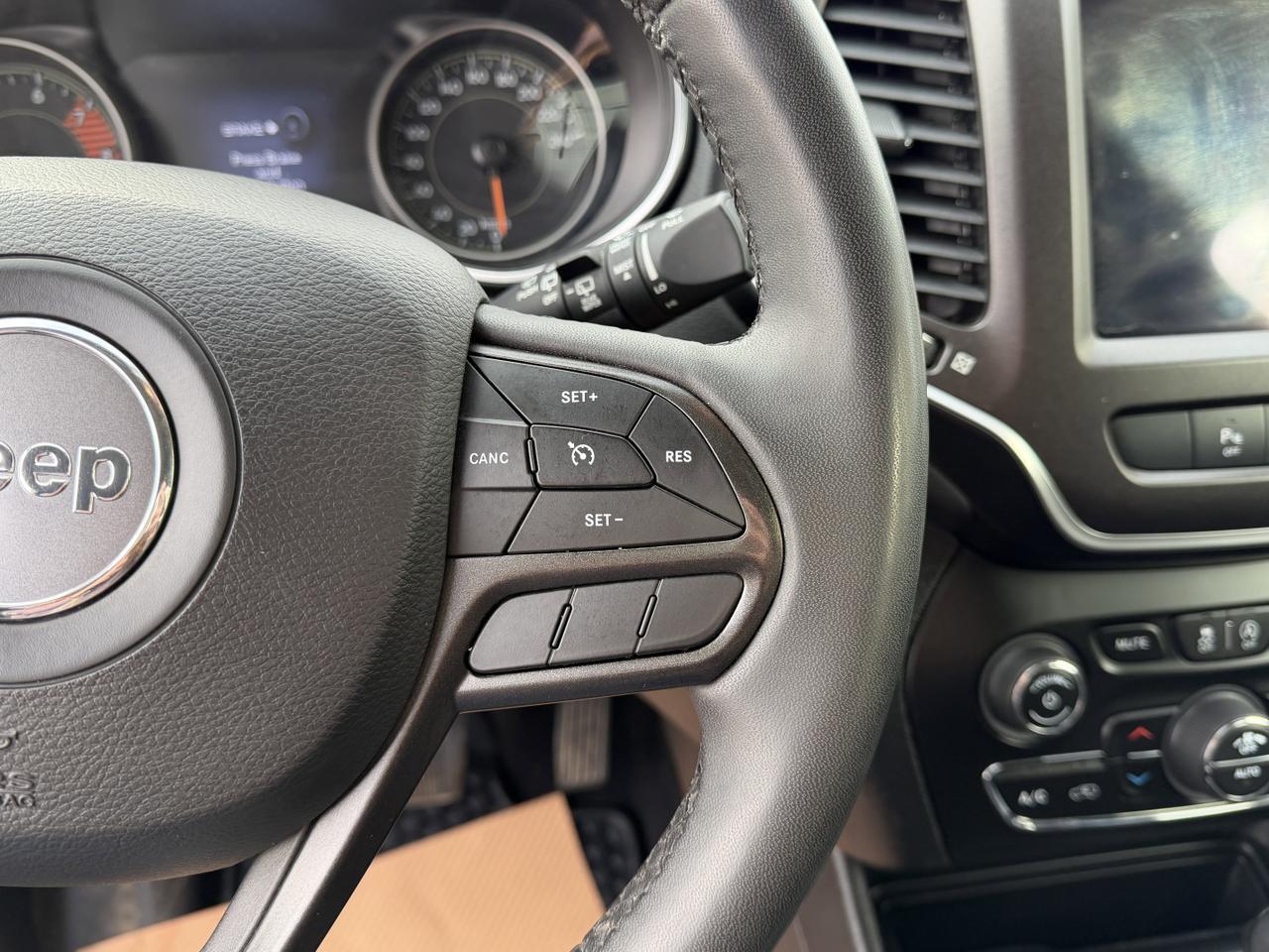 2021 Jeep Cherokee Trailhawk 4x4 | V6 | Remote Start | Backup Camera | Heated Seats Redwater AB