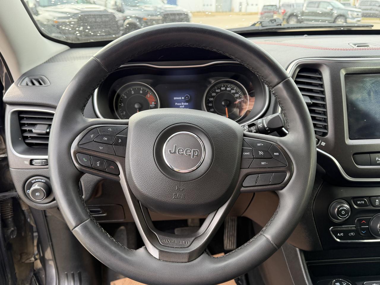 2021 Jeep Cherokee Trailhawk 4x4 | V6 | Remote Start | Backup Camera | Heated Seats Redwater AB