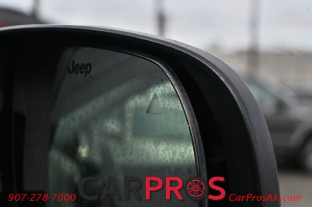 2021 Jeep Compass Trailhawk 4x4 - 2.4L - Leather Seats - Bluetooth - Backup Camera - Blind Spot and Cross Path Detection - Keyless Entry - Push To Start Anchorage AK