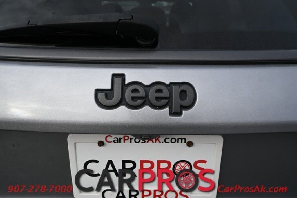 2021 Jeep Compass Trailhawk 4x4 - 2.4L - Leather Seats - Bluetooth - Backup Camera - Blind Spot and Cross Path Detection - Keyless Entry - Push To Start Anchorage AK