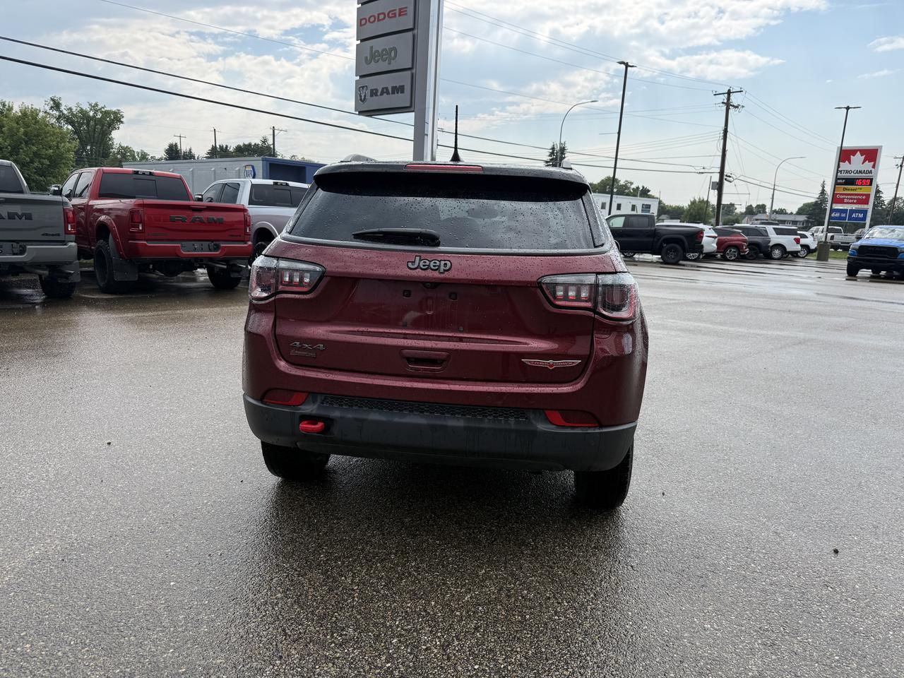 2021 Jeep Compass Trailhawk 4x4 | Low KMs | I4 Engine | Velvet Red Pearl | NAV | Power Liftgate | Dual Pane Sunroof Redwater AB