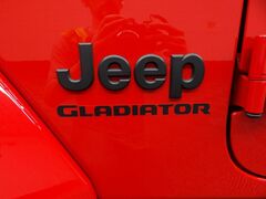 2021 Jeep Gladiator 4x4 Crew Cab Willys Fond du Lac WI