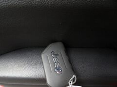 2021 Jeep Gladiator 4x4 Crew Cab Willys Fond du Lac WI