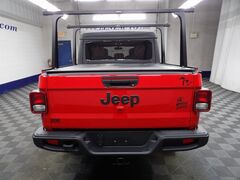 2021 Jeep Gladiator 4x4 Crew Cab Willys Fond du Lac WI